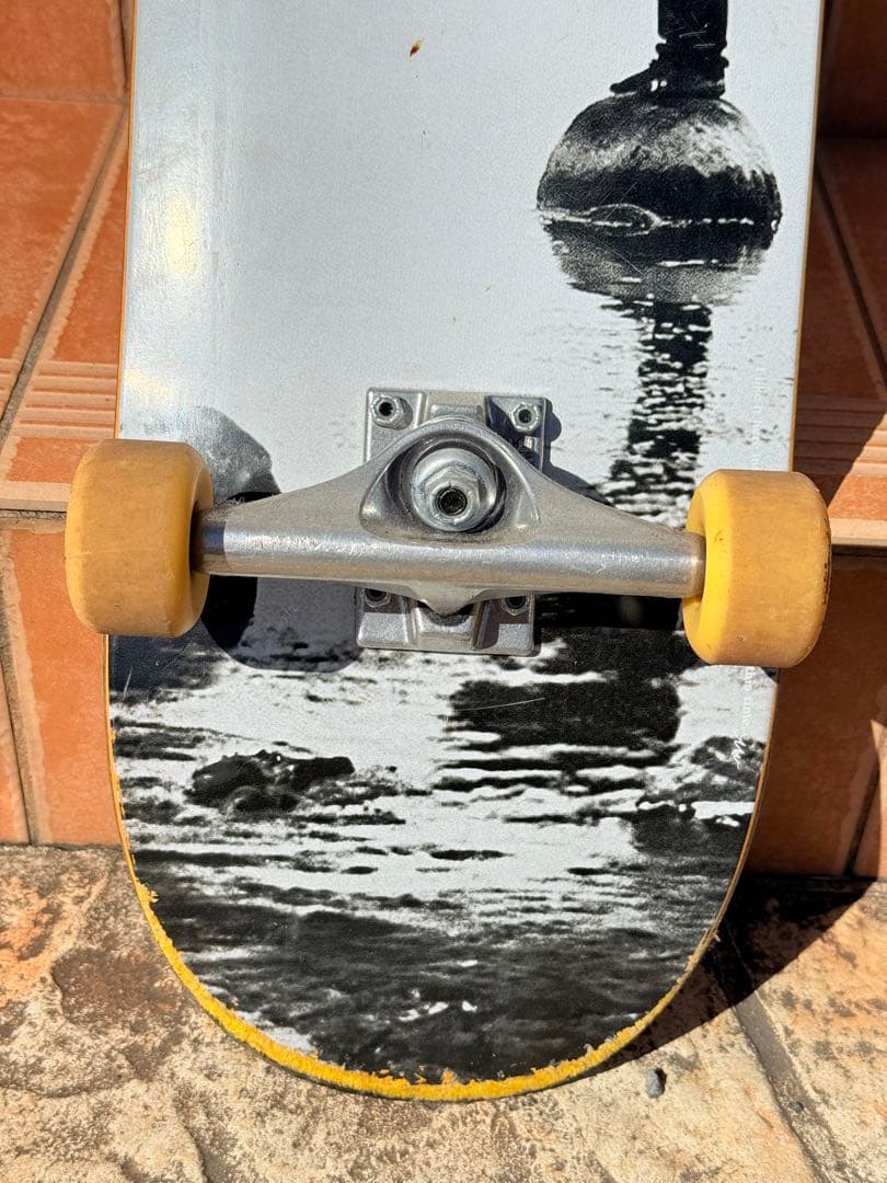 【美品】スケートボード　コンプリート　ポーラー　8インチ