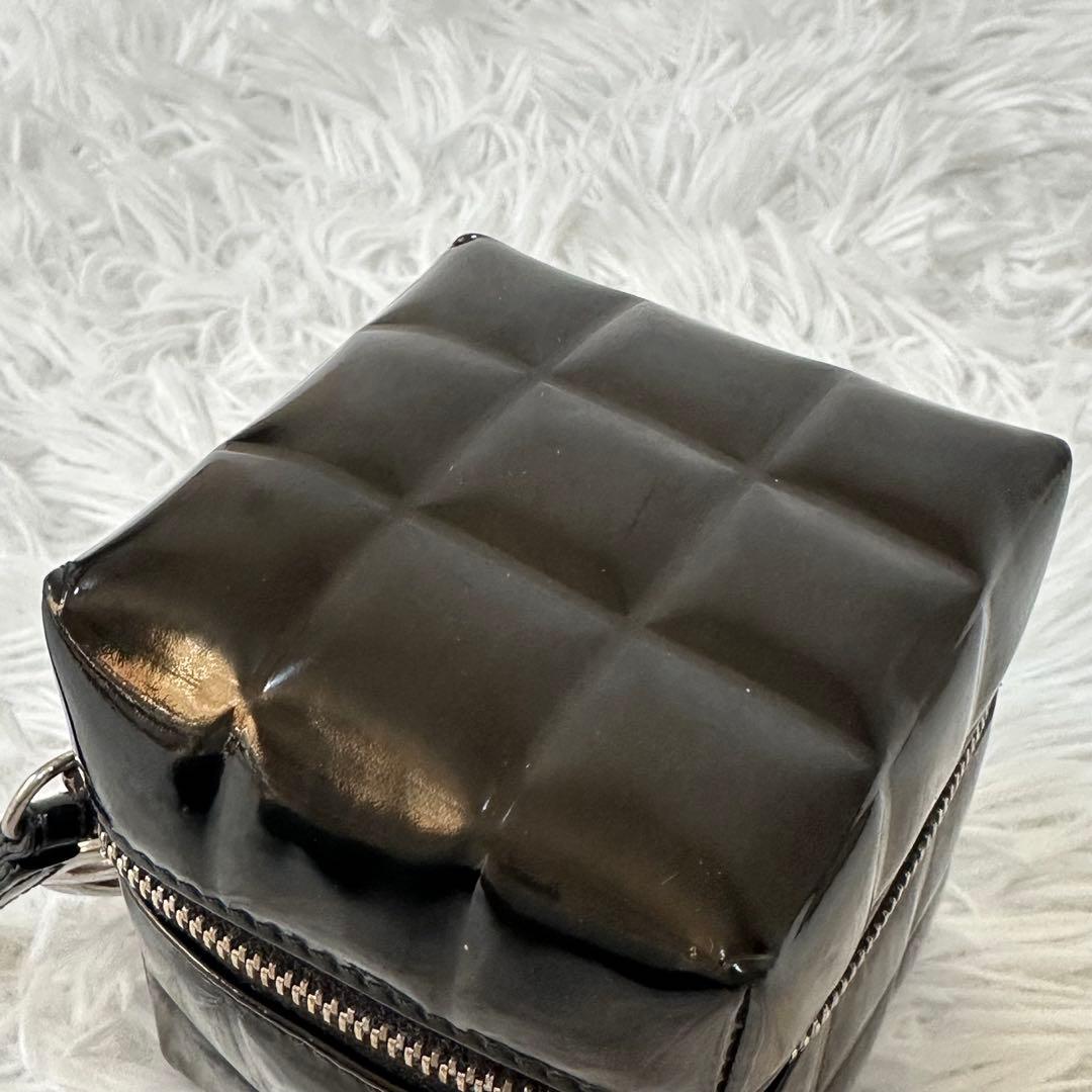 CHANEL シャネル チョコバーポーチ パテントレザー キューブ ブラック 黒