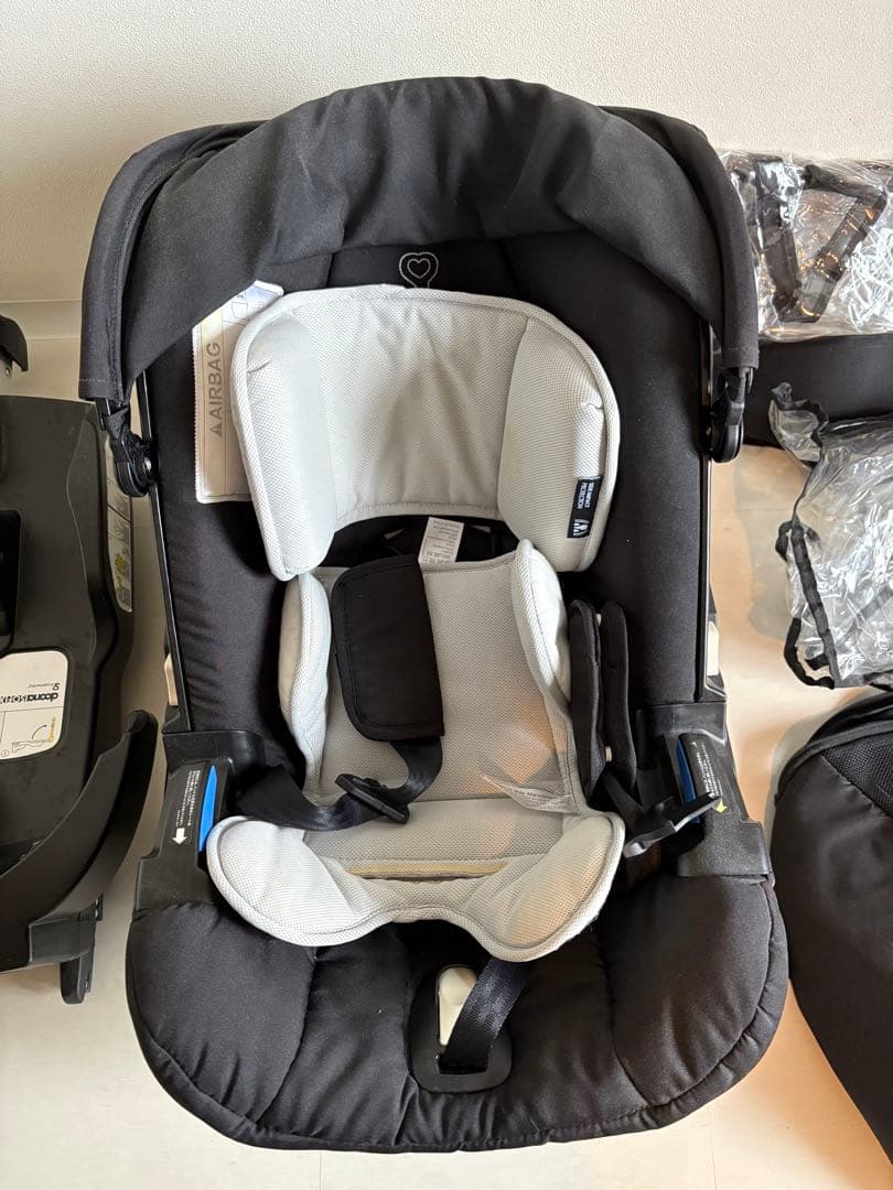 doonaベビーカー　ISOFIXベースセット ブラック