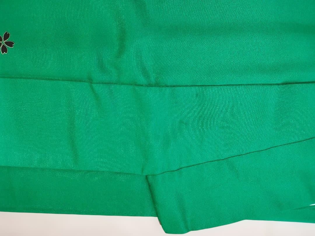 振袖 グリーン　花と蝶柄　必ず商品説明読んで下さい！値段交渉します！