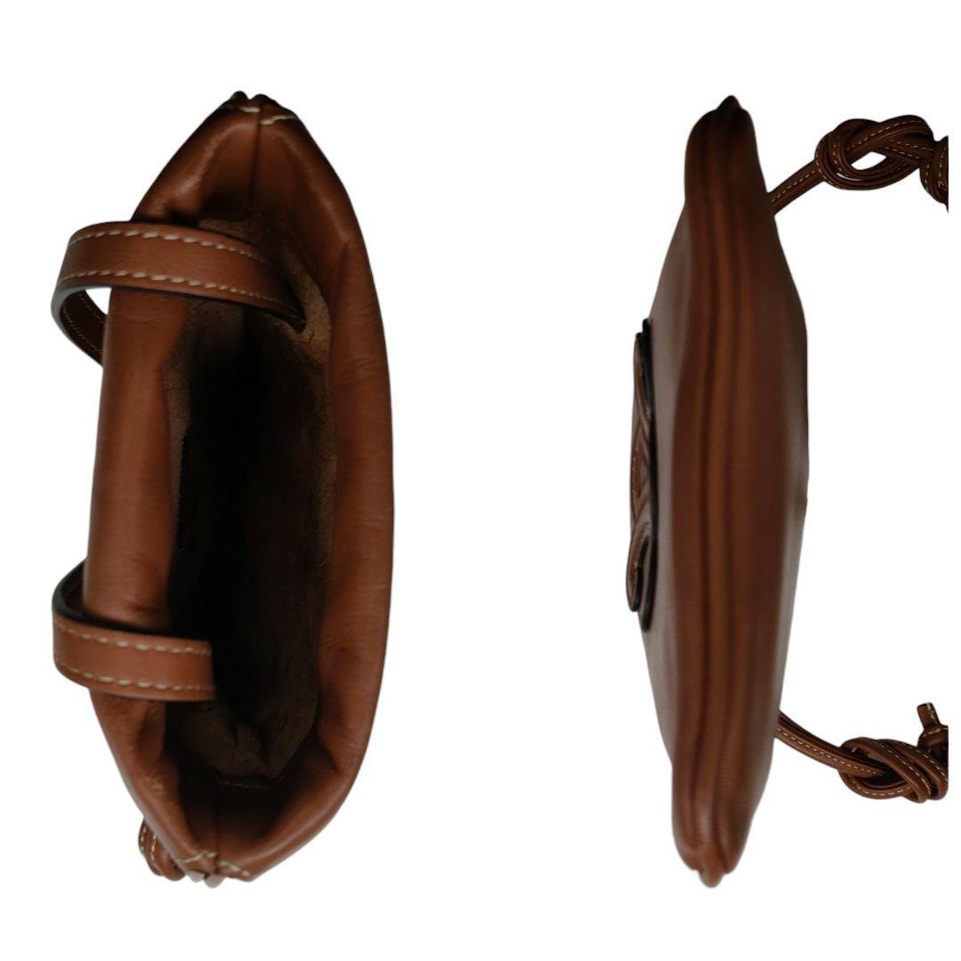 セリーヌ　モバイルケース　フォンホルダー　ドローストリング　キュイルトリオンフ