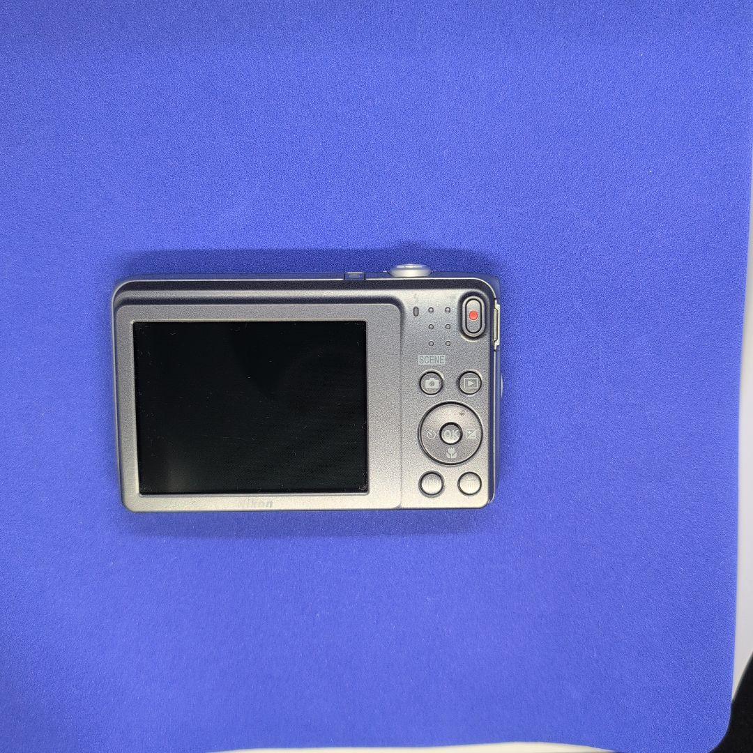 Nikon COOLPIX A300 シルバーコンパクトデジタルカメラジャンク品