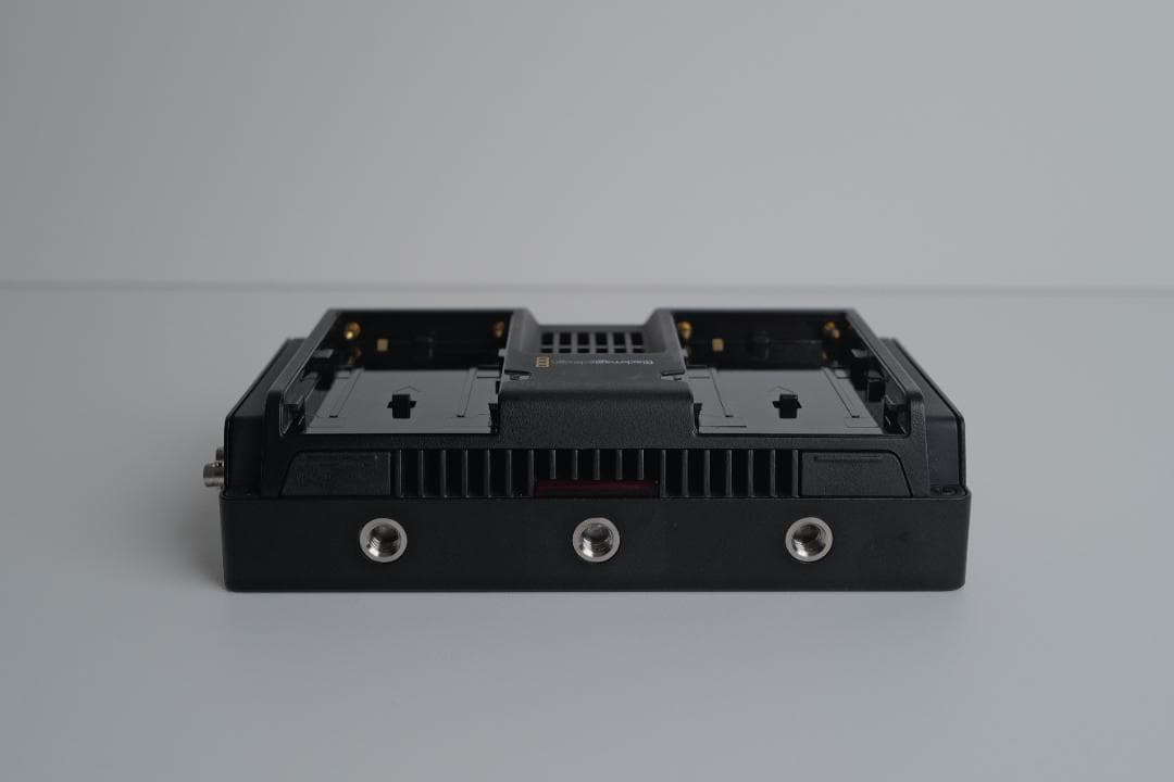 ビデオカメラ Blackmagic Video Assist 5 12G HDR