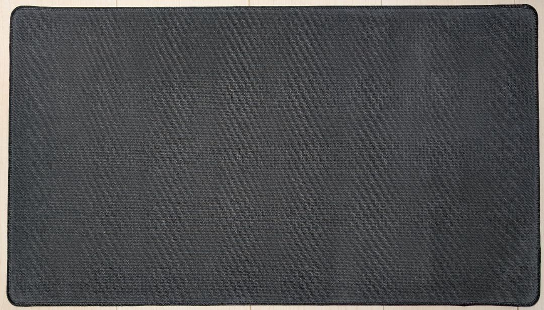 【未使用】光輝の調停者、フェザー　ステッチ加工　プレイマット