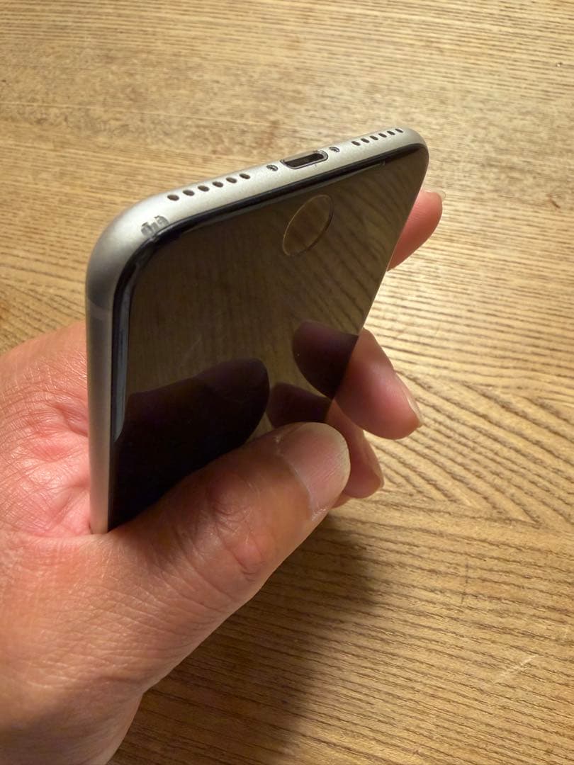 Apple iPhone se3 128GBホワイト 本体