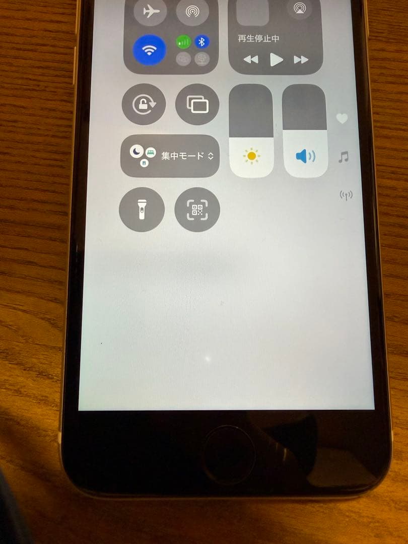 Apple iPhone se3 128GBホワイト 本体