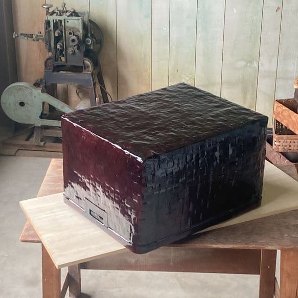 つづらの一閑張り　道具箱　茶溜め（深みのある赤茶色）