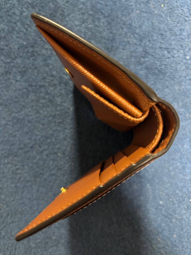 MARNI二つ折り財布 ピンク/ブラウン かわいい　希少色！！ひと月のみの使用！