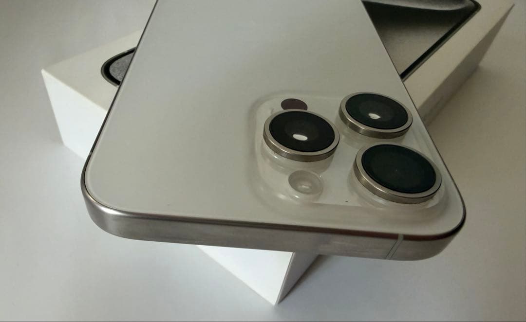 iPhone 15 Pro Maxホワイト 本体