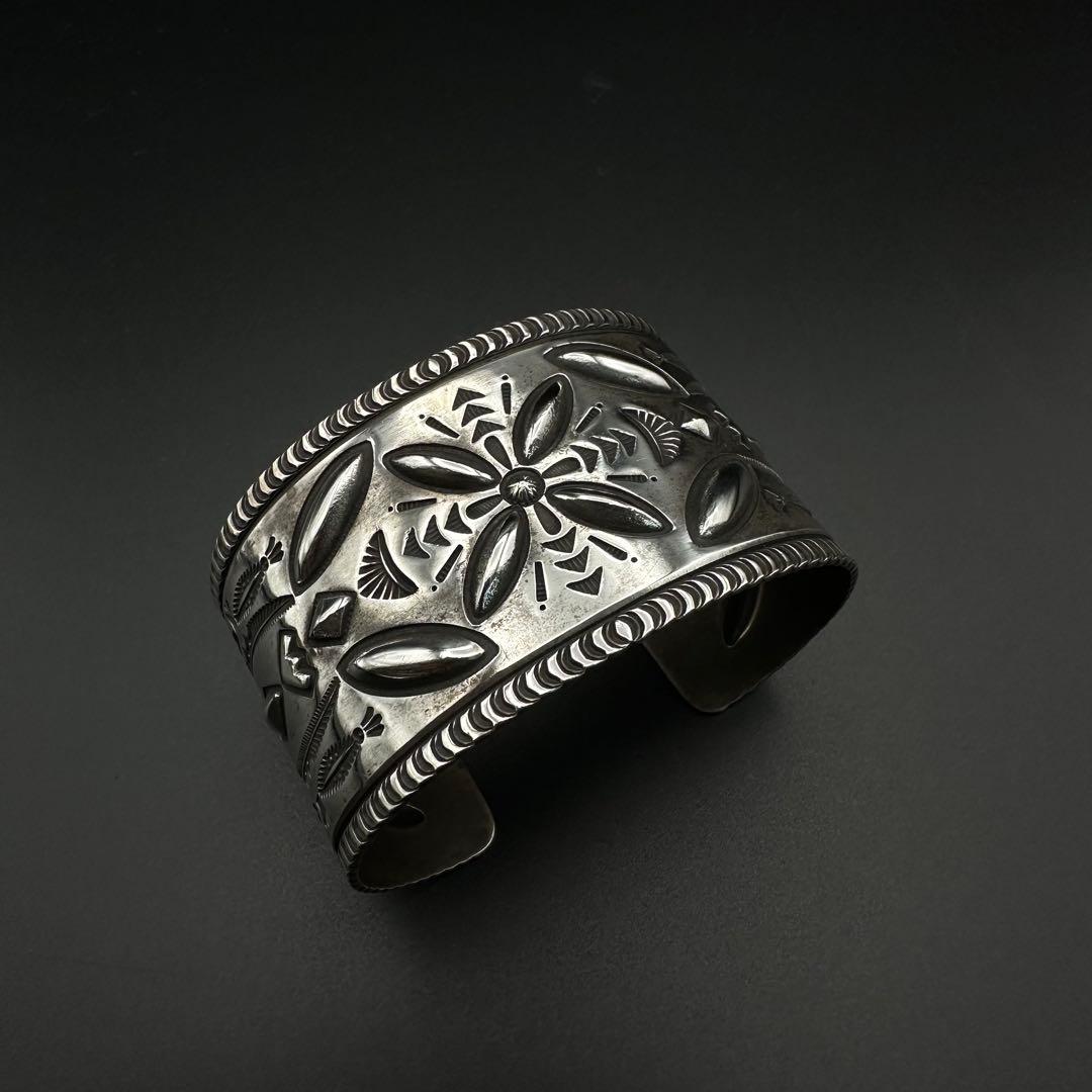 Navajo STANLEY PARKER スタンプワーク バングル