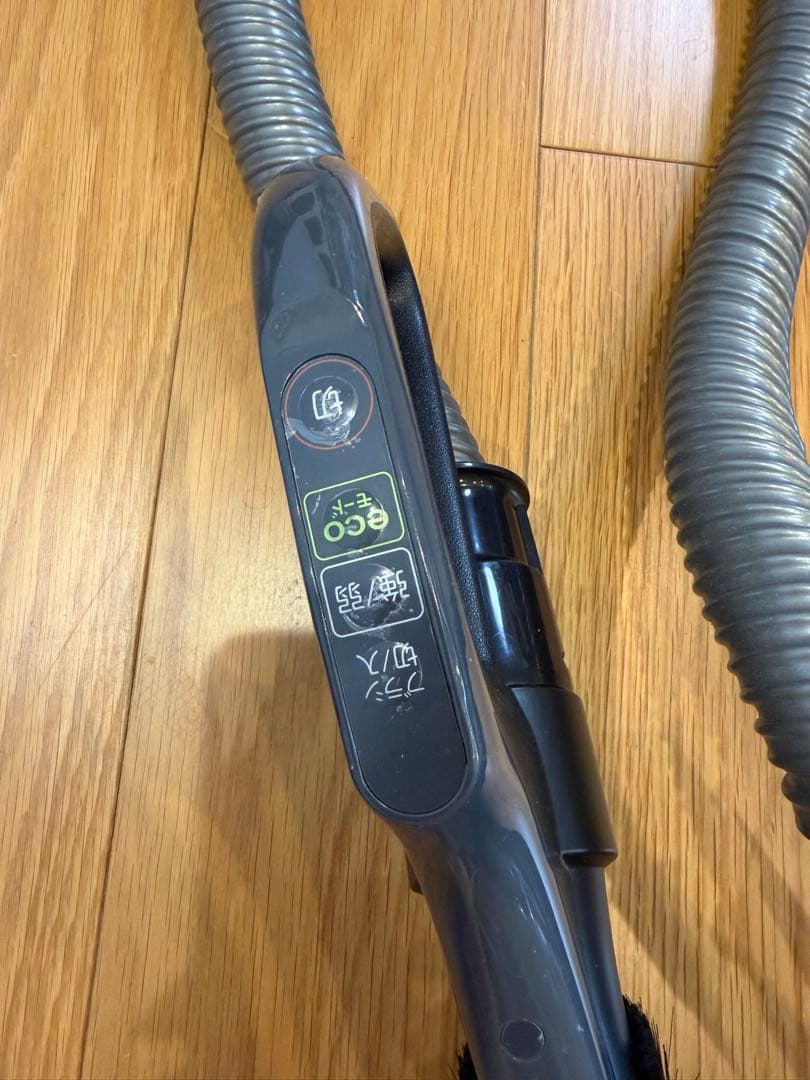 東芝　サイクロン式クリーナー トルネオ VC-C7(R) 掃除機　2023年製