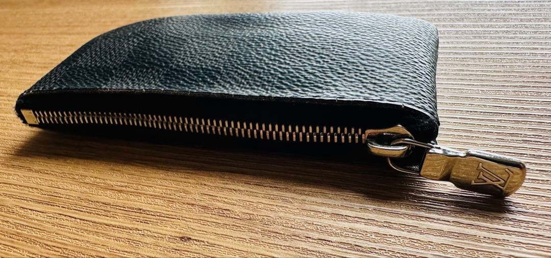 Louis Vuitton ポシェット・クレ ダミエ・グラフィット