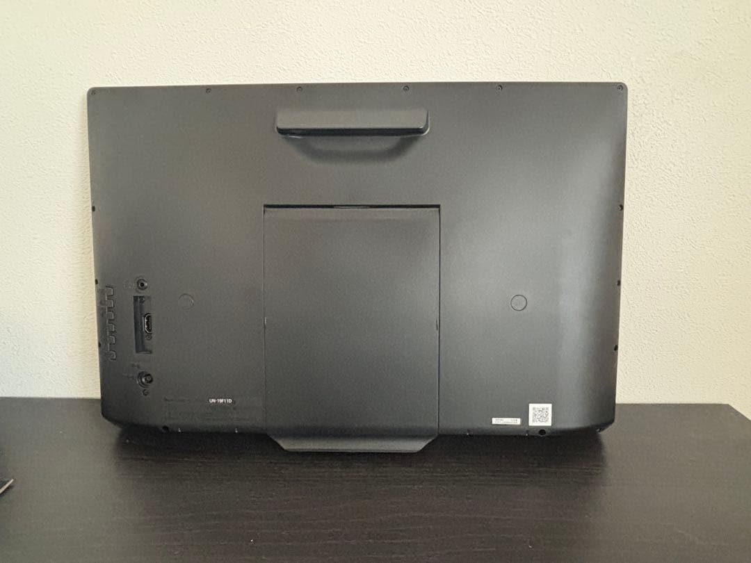 Panasonic プライベートビエラ19型ポータブルテレビUN-19F11-D