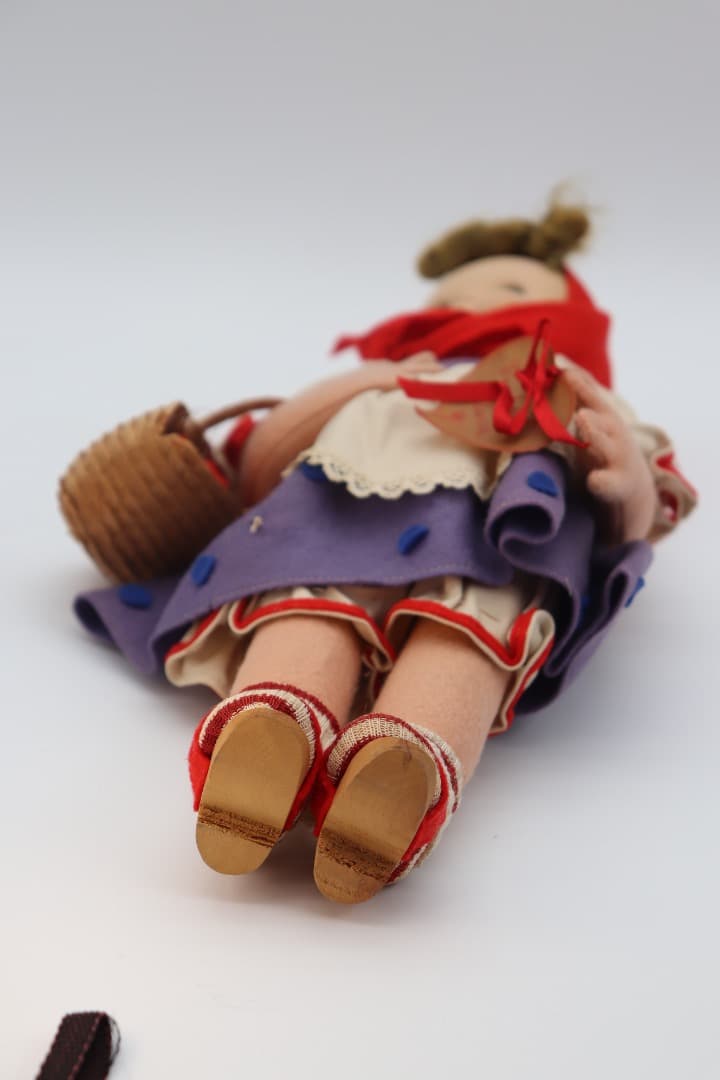 LENCI DOLL アンティークのレンチ・ドール 赤い頭巾の人形 31cm