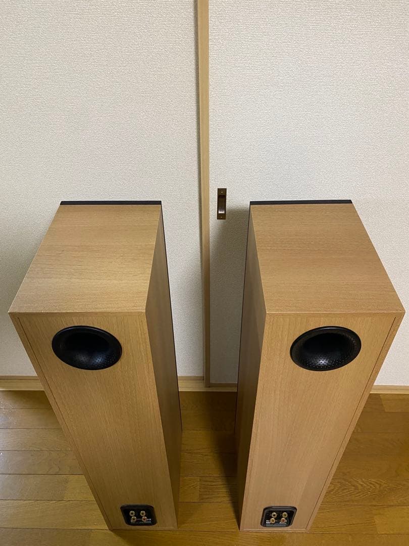 Bowers & Wilkins 684 スピーカー