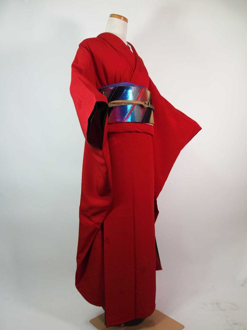 【山本寛斎デザイン】紅赤色＊色無地振袖＊上品地紋×華やぎモダン／個性派の一枚