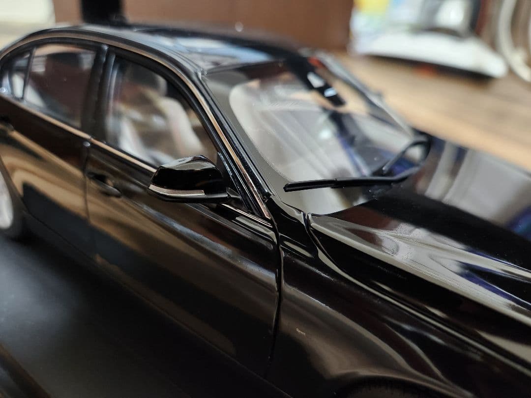 1/18 BMW 3シリーズ サファイア ブラック Sapphire Black