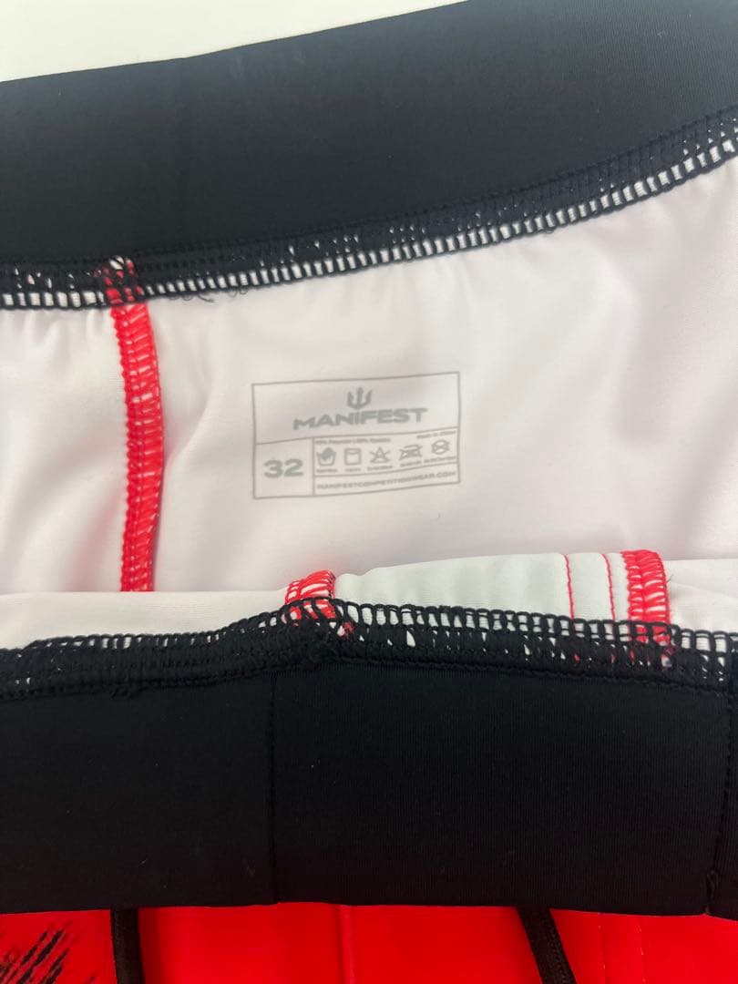 MANIFEST フィジーク用サーフパンツ32サイズ レッド