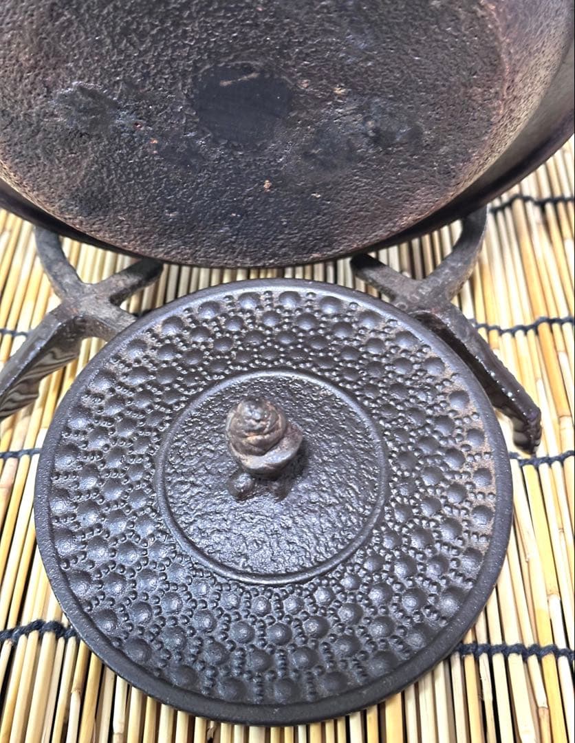 未使用、保管品　南部三厳堂１８型九重亀甲　南部鉄瓶　nasco様　売約済み