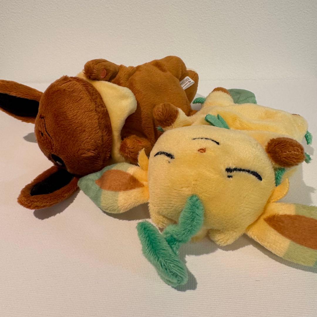 ポケモンセンター くったりぬいぐるみ　リーフィア おやすみver. イーブイ