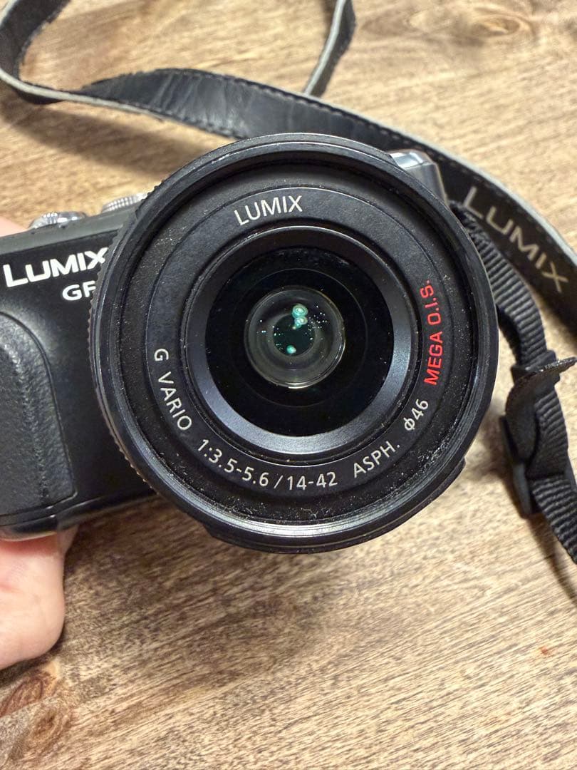 LUMIX GF6 ミラーレスカメラ 本体とバッテリー、充電器