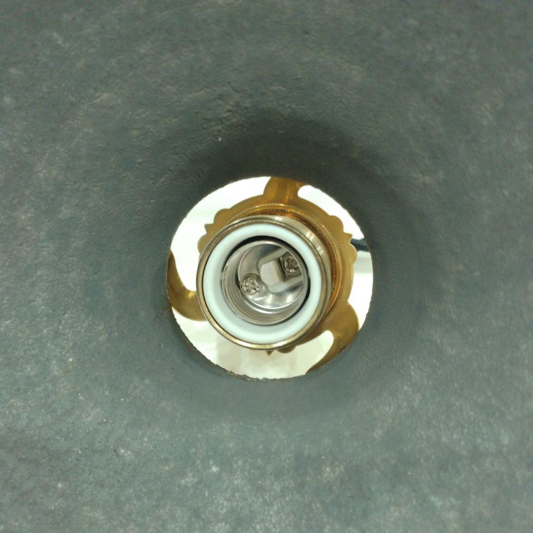 シンプルな黒い陶器製シーリングライト