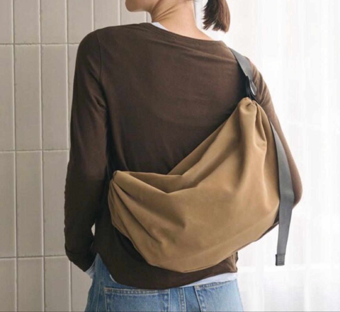 ビューティーアンドユース　ショルダーバッグ　ギャザー　ラウンド　アローズ