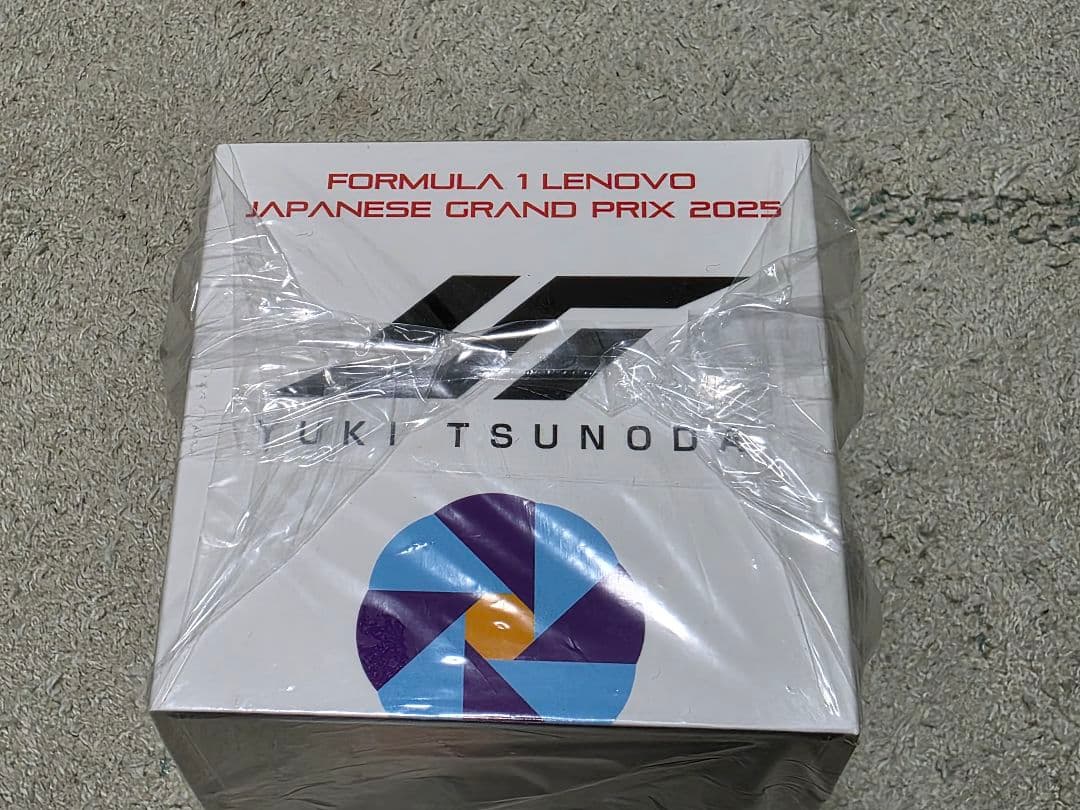 角田裕毅　2025年日本GP ミニヘルメット　モデルカーセット