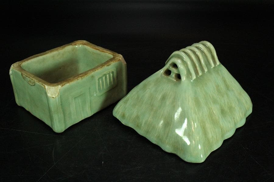 青磁 葛屋 香炉 在印(K-A355)