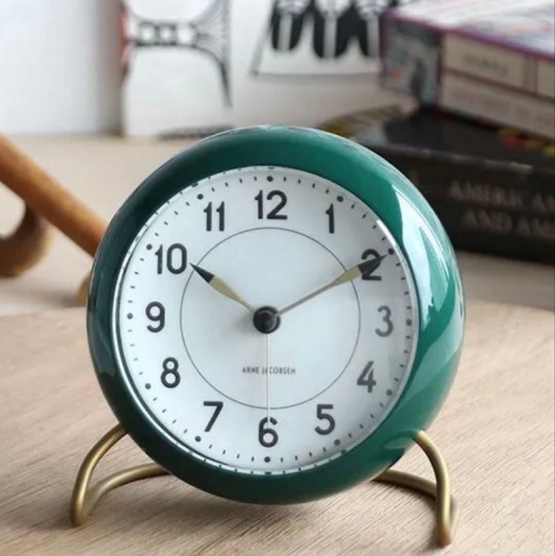 Arne Jacobsen（アルネ・ヤコブセン） テーブルクロック グリーン