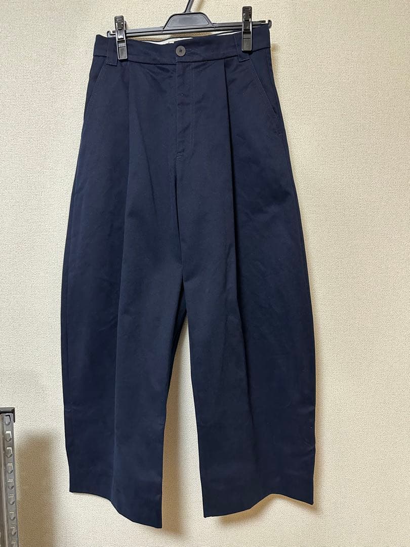 パンツ PEACHED COTTON TWILL VOLUME PLEAT PANTS