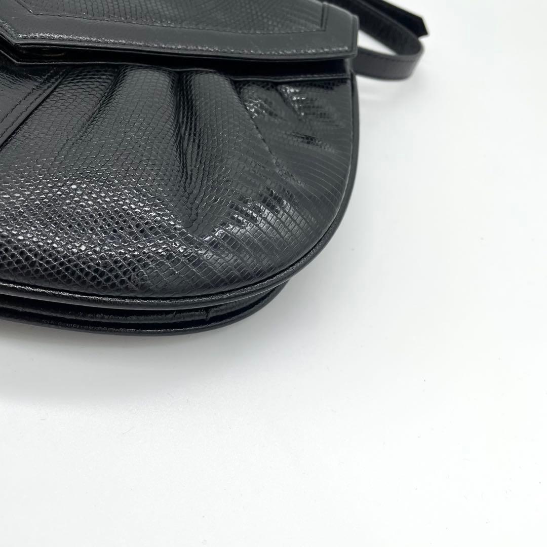 【極美品】イヴサンローラン　ショルダーバッグ　カサンドラロゴ　リザード　黒