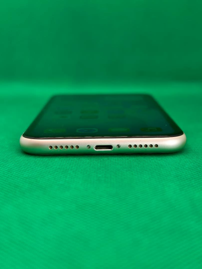 【384中古品】iPhone11 128GB ホワイト バッテリー100%