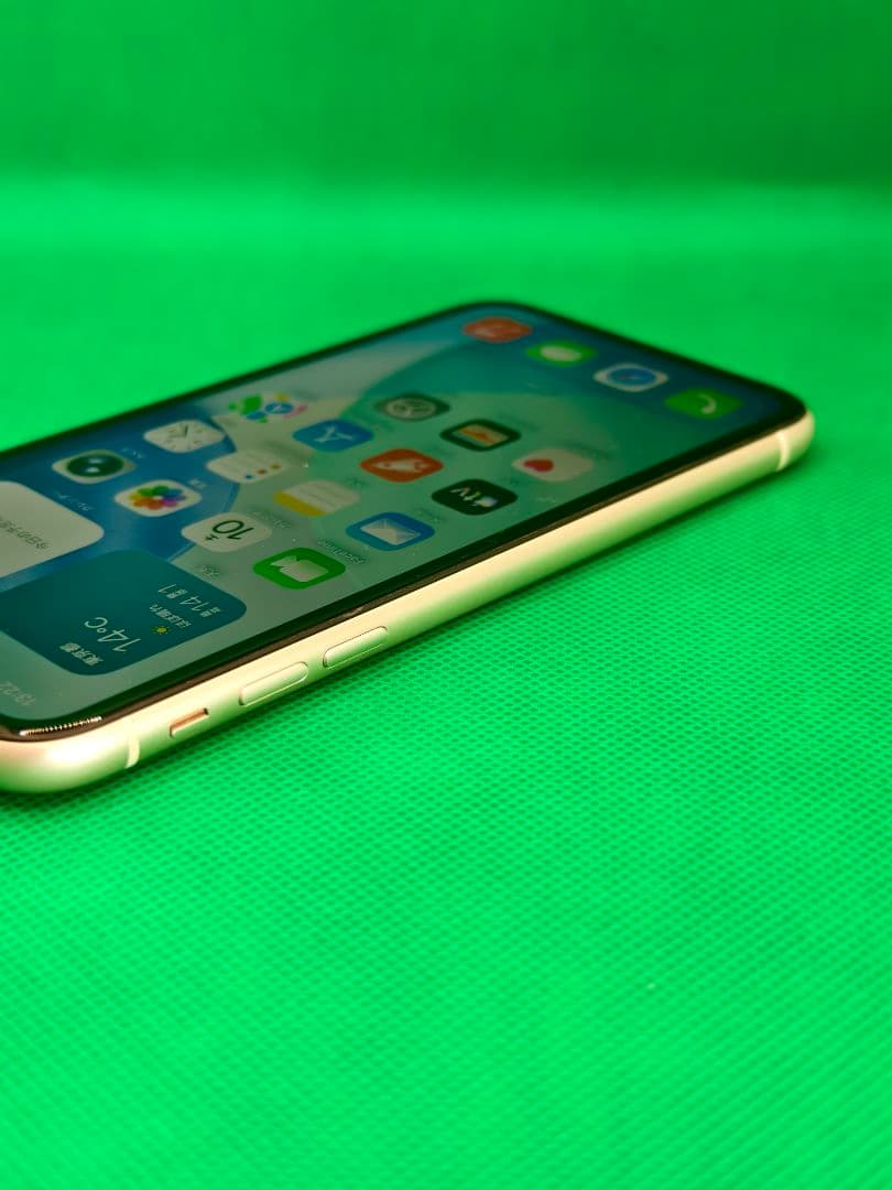 【384中古品】iPhone11 128GB ホワイト バッテリー100%