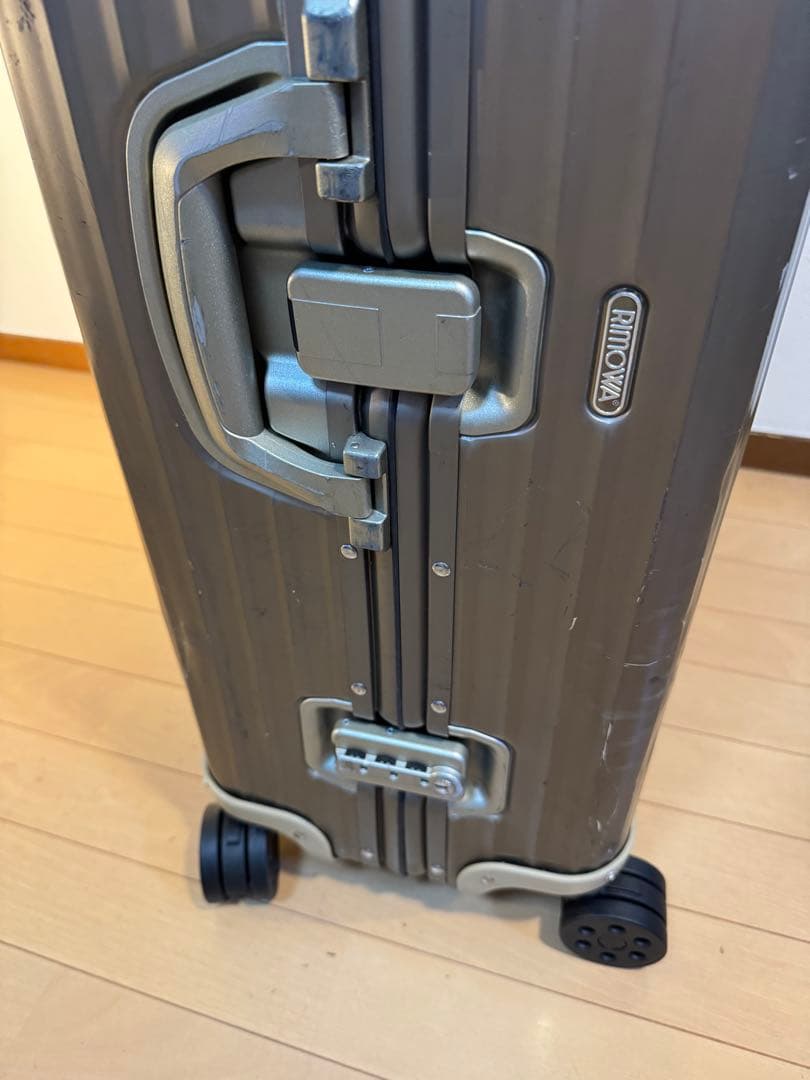 【全車輪交換済】　リモワRIMOWA TOPAS TITANIUM 98L