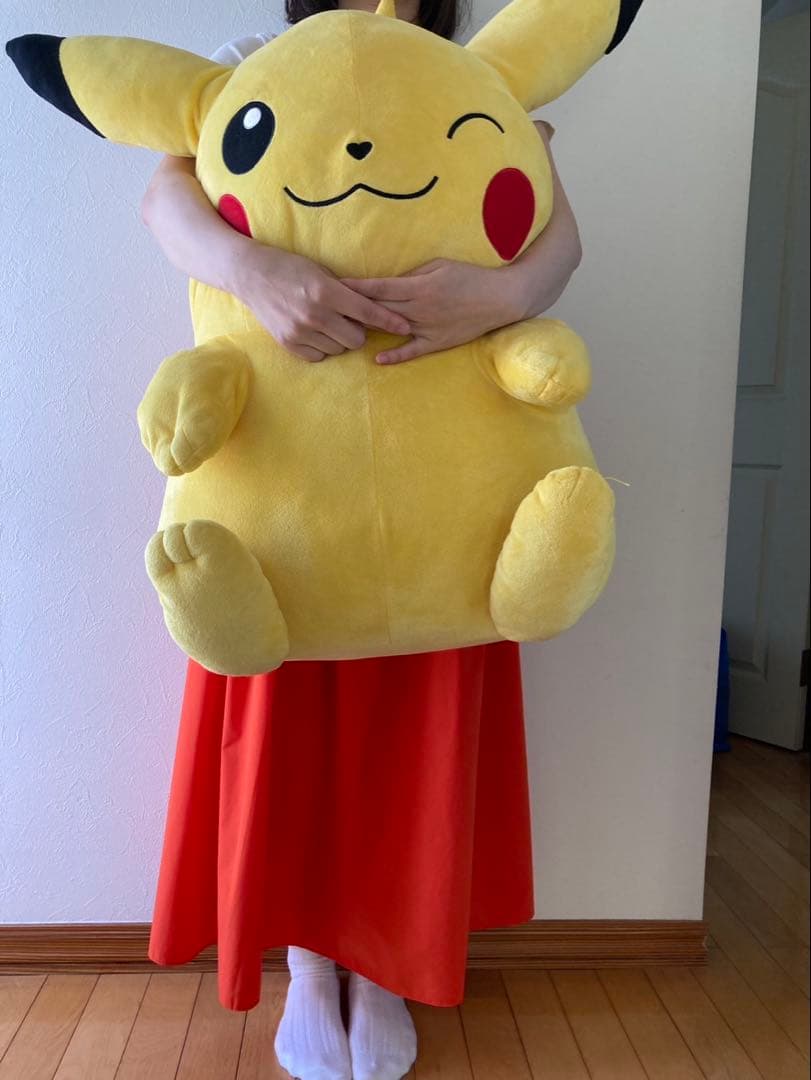 【お値下げ】ピカチュウ特大ぬいぐるみ