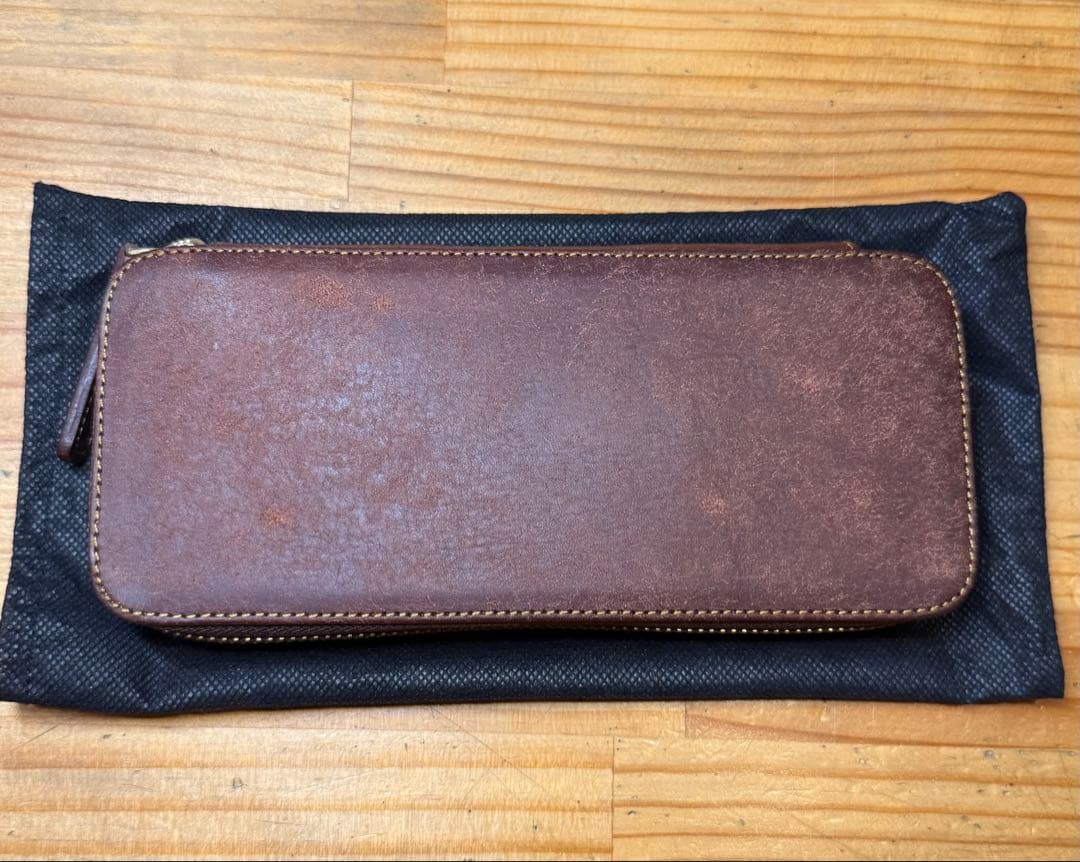 バハギア ペンケース ラウンドジップ型 プエブロ タバコ ブッテロー