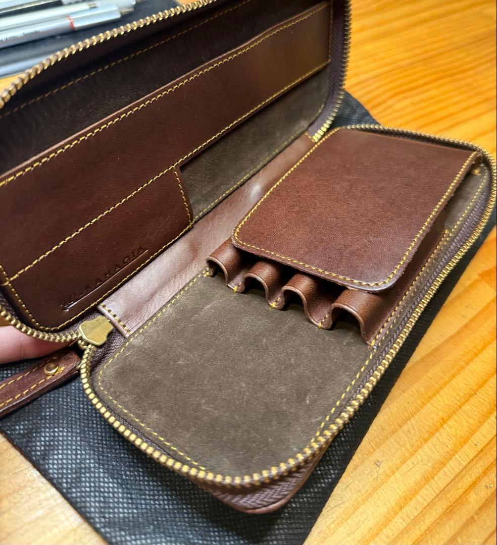 バハギア ペンケース ラウンドジップ型 プエブロ タバコ ブッテロー