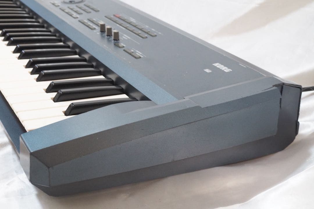 KORG シンセサイザー TRITON Extreme 76鍵