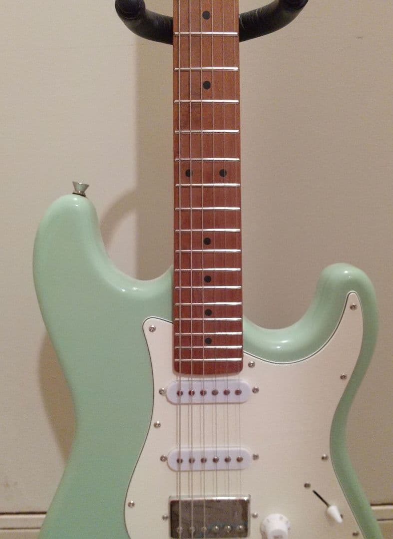 Eris Nestia エレキギター