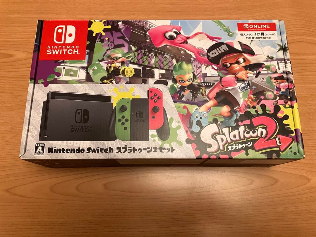 Switch本体　スプラトゥーン2コラボ　公式キャリングケース•メモリーカード付