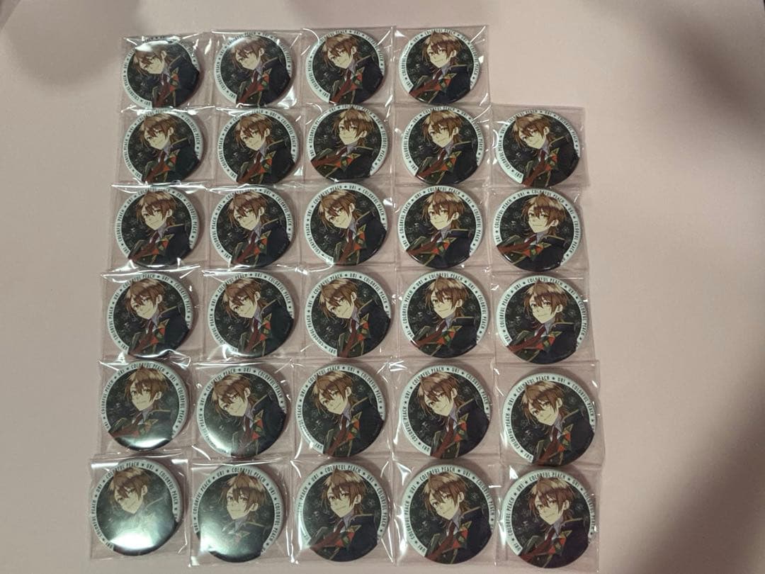 カラフルピーチ　魔法学園缶バッジ　うり