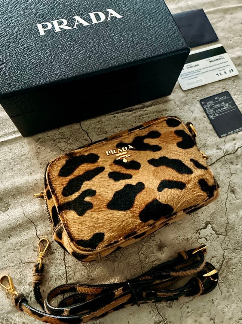 PRADA ヒョウ柄ショルダーバッグ