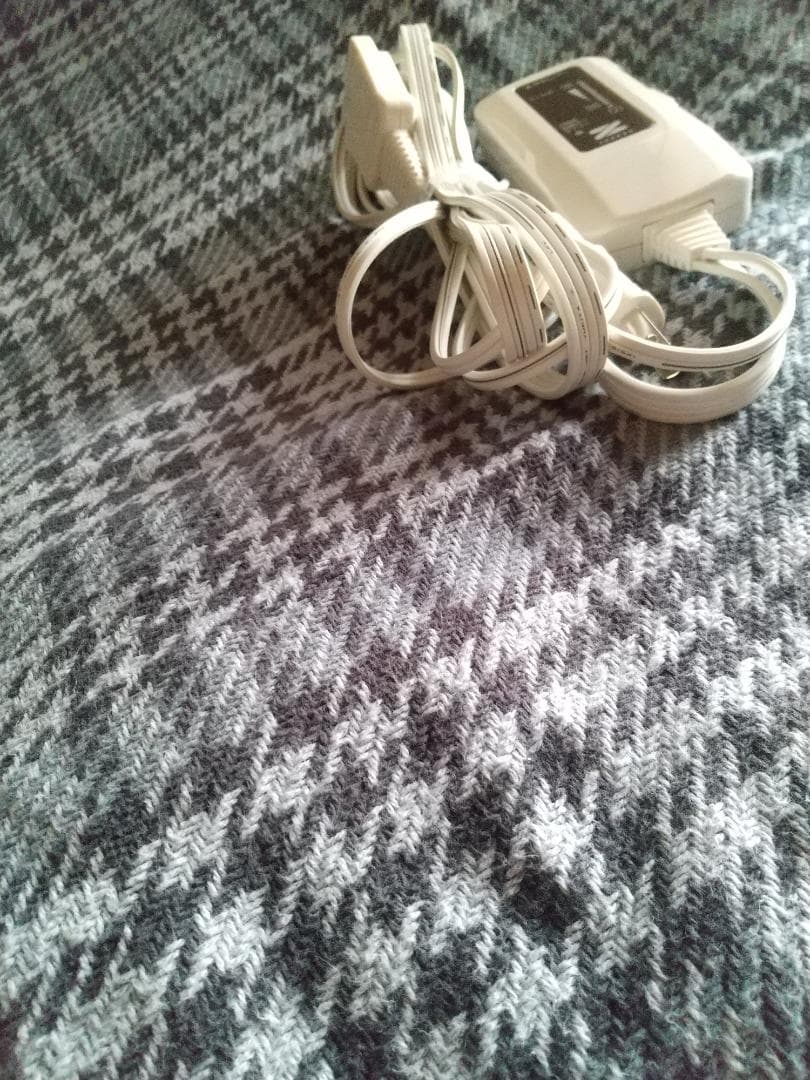 電気ひざかけ　電磁波カット