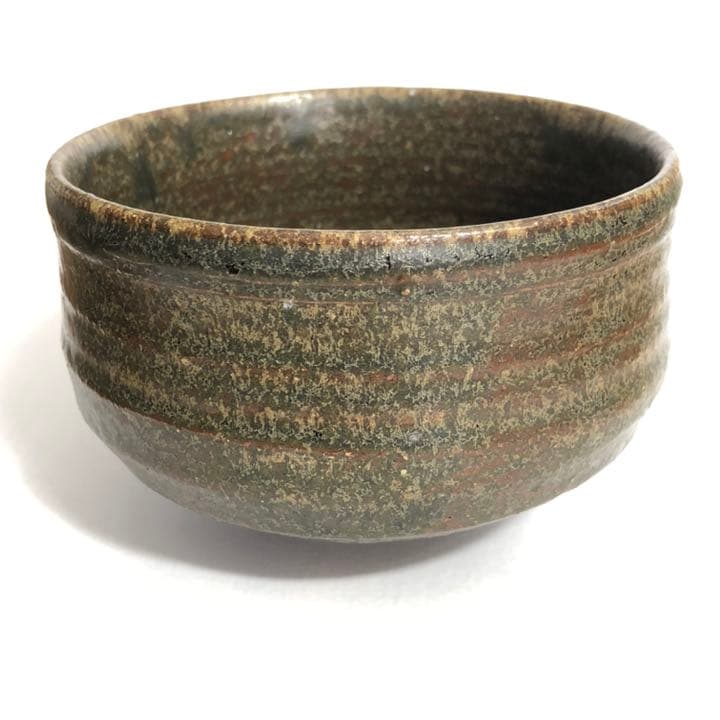 究極の古美術◼️蔵から、深みのあるかなり雰囲気の漂う抹茶茶碗が出てきました。