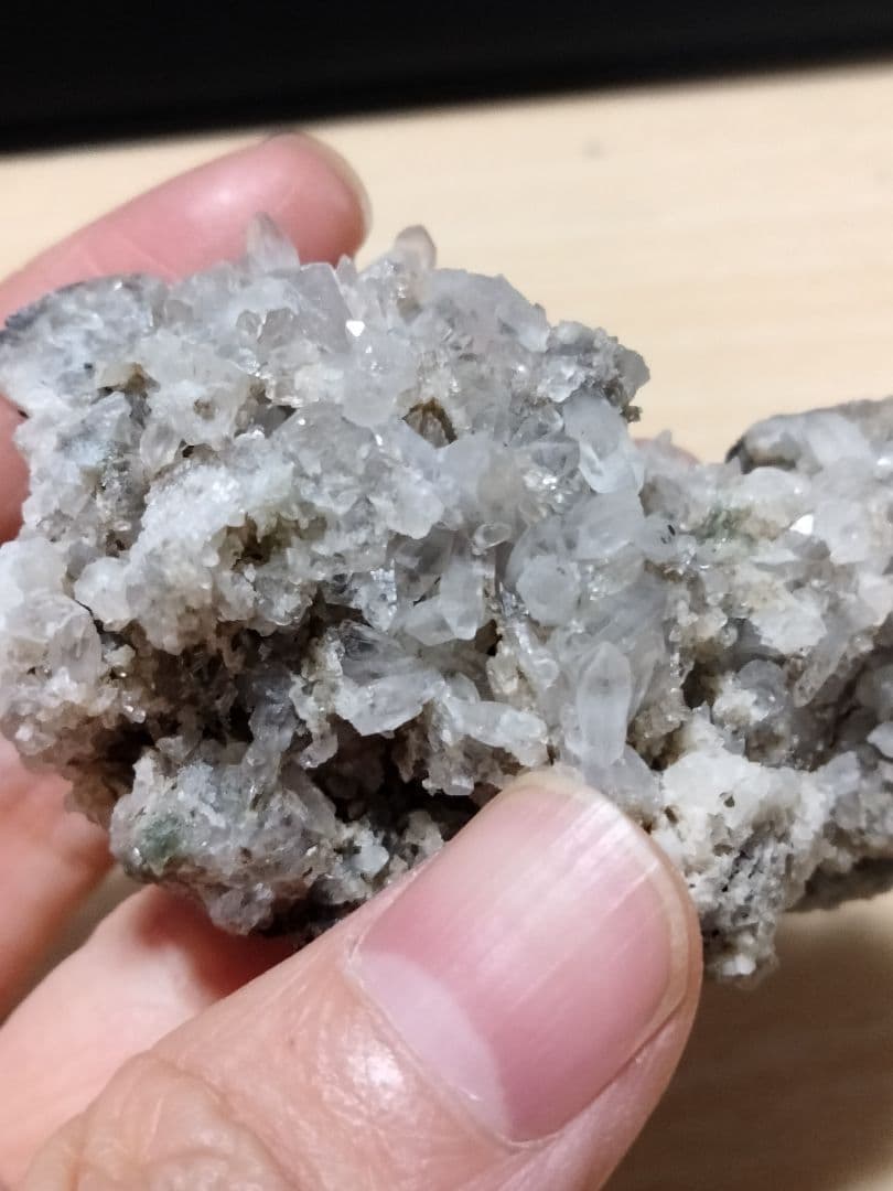 埼玉県秩父市中津川 秩父鉱山 橋掛沢　水晶クラスター 番号6