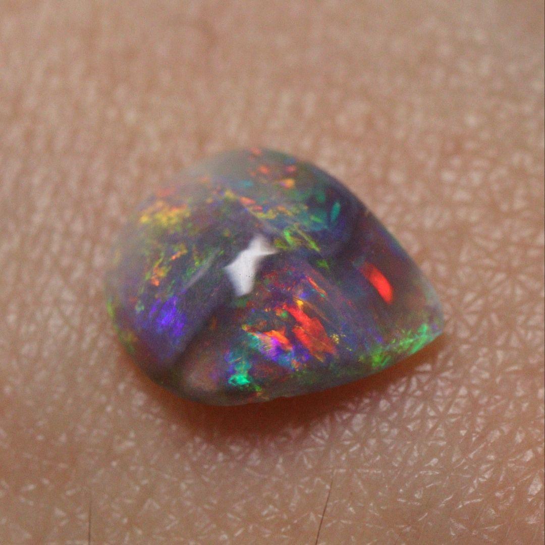 オーストラリア ライトニングリッジ産 ブラックオパール 天然オパール B021