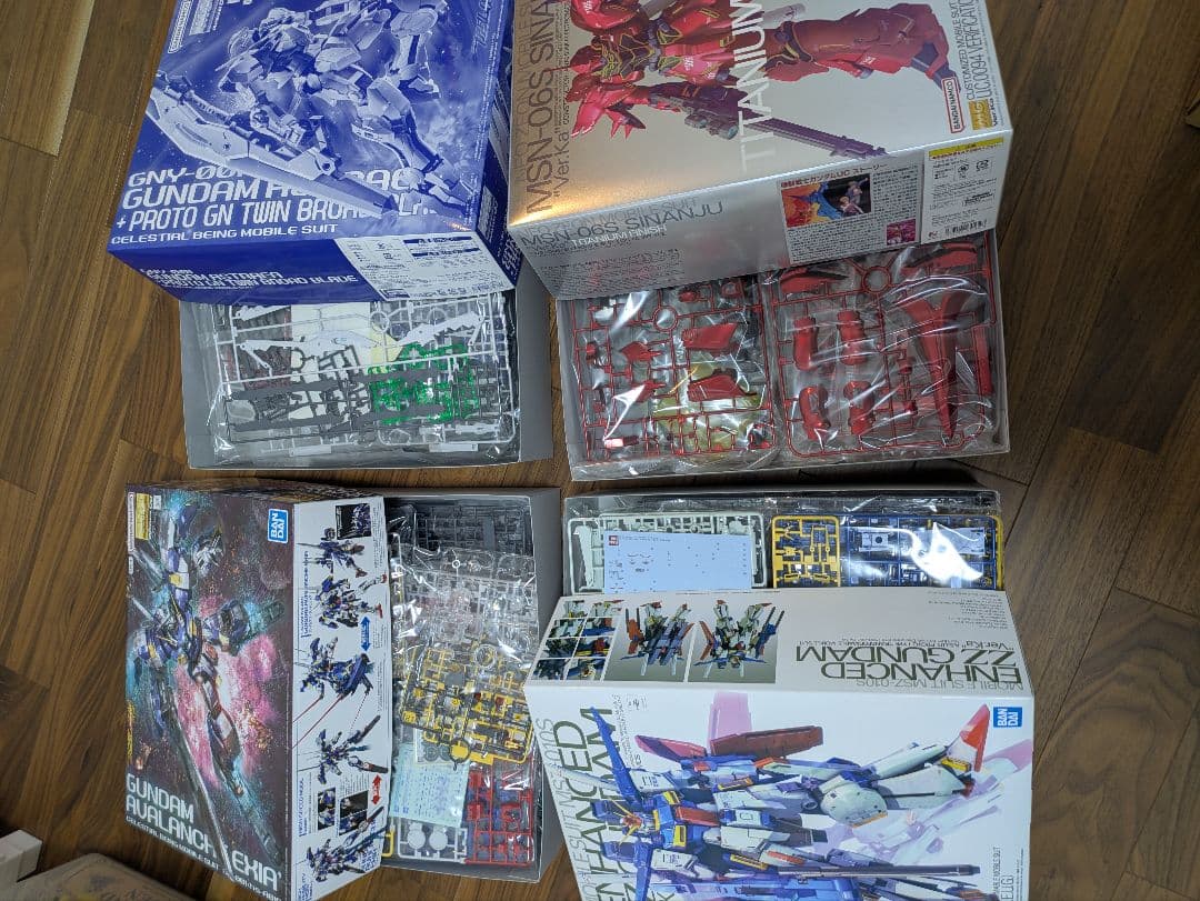 mg　ガンプラ　プレミアムバンダイ　チタニウムフィニッシュ