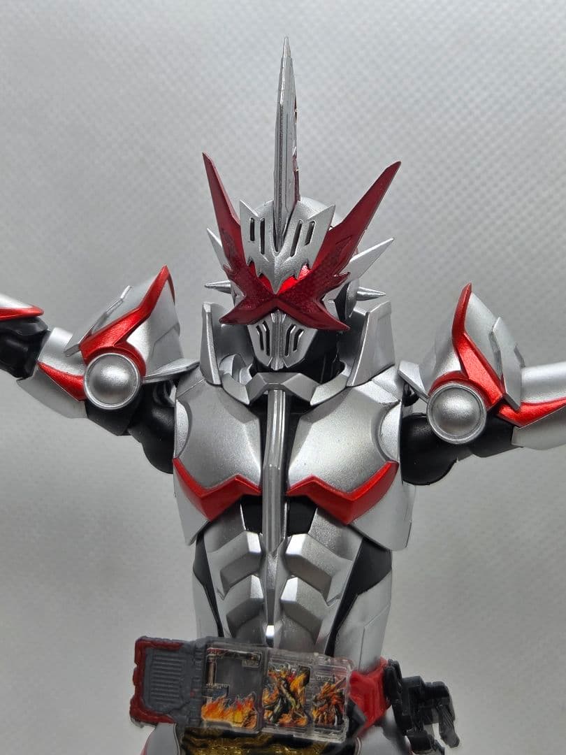 フィギュアーツ ドラゴニックナイト