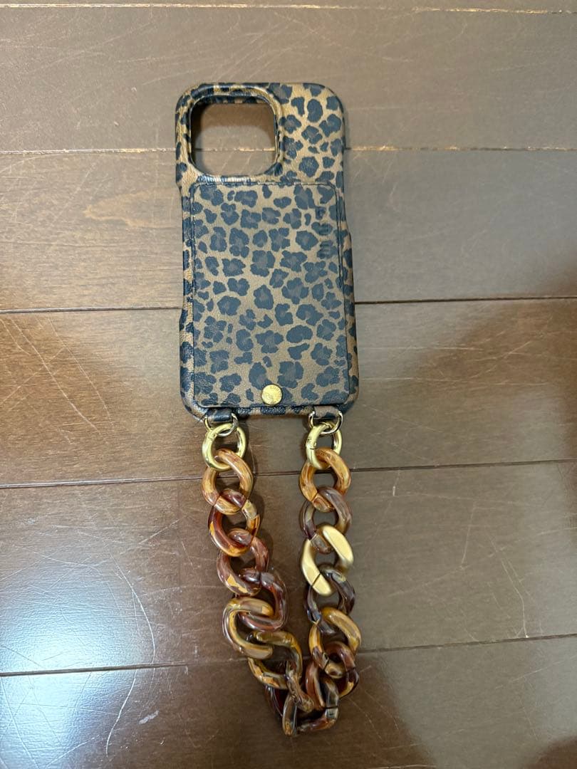 LOUVINI iPhone16pro用ケース